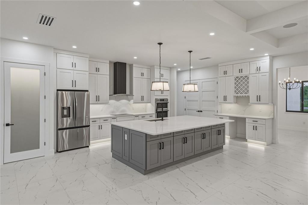 14080 Sydney Road Dover, FL 33527 - Photo 13 of 100