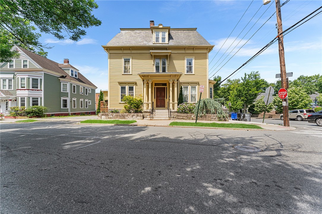 103 Doyle Avenue, Unit 3 Providence, RI 02906 - Photo 2 of 26 Gallery Image 2