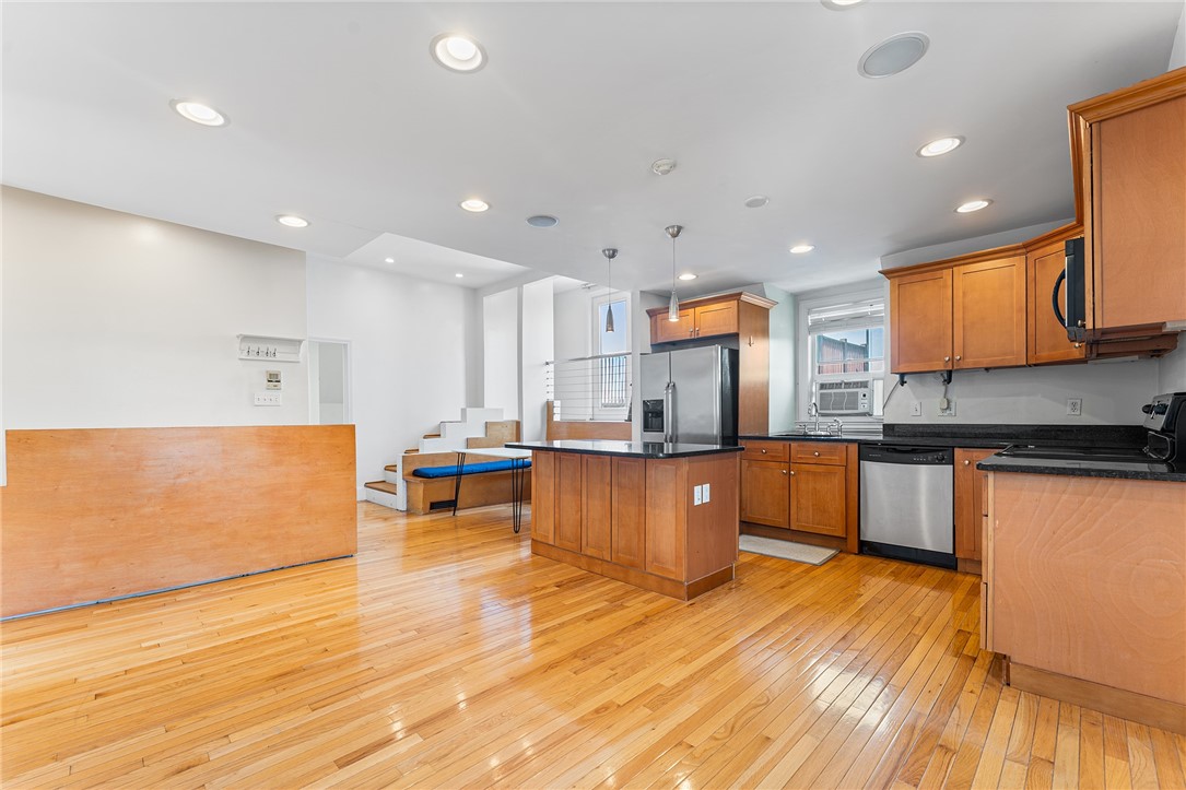 103 Doyle Avenue, Unit 3 Providence, RI 02906 - Photo 7 of 26 Gallery Image 7
