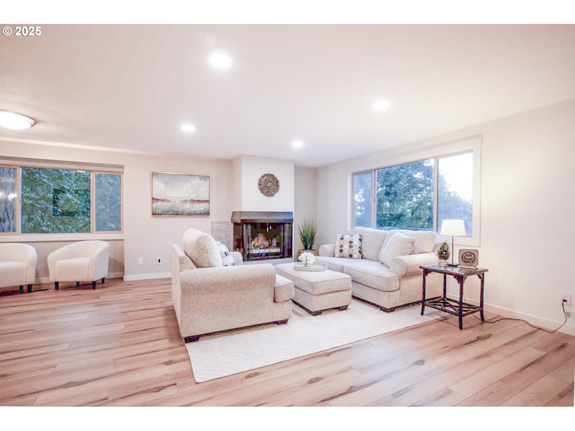 202 Foxtail Drive Eugene, OR 97405 - Photo 4 of 35