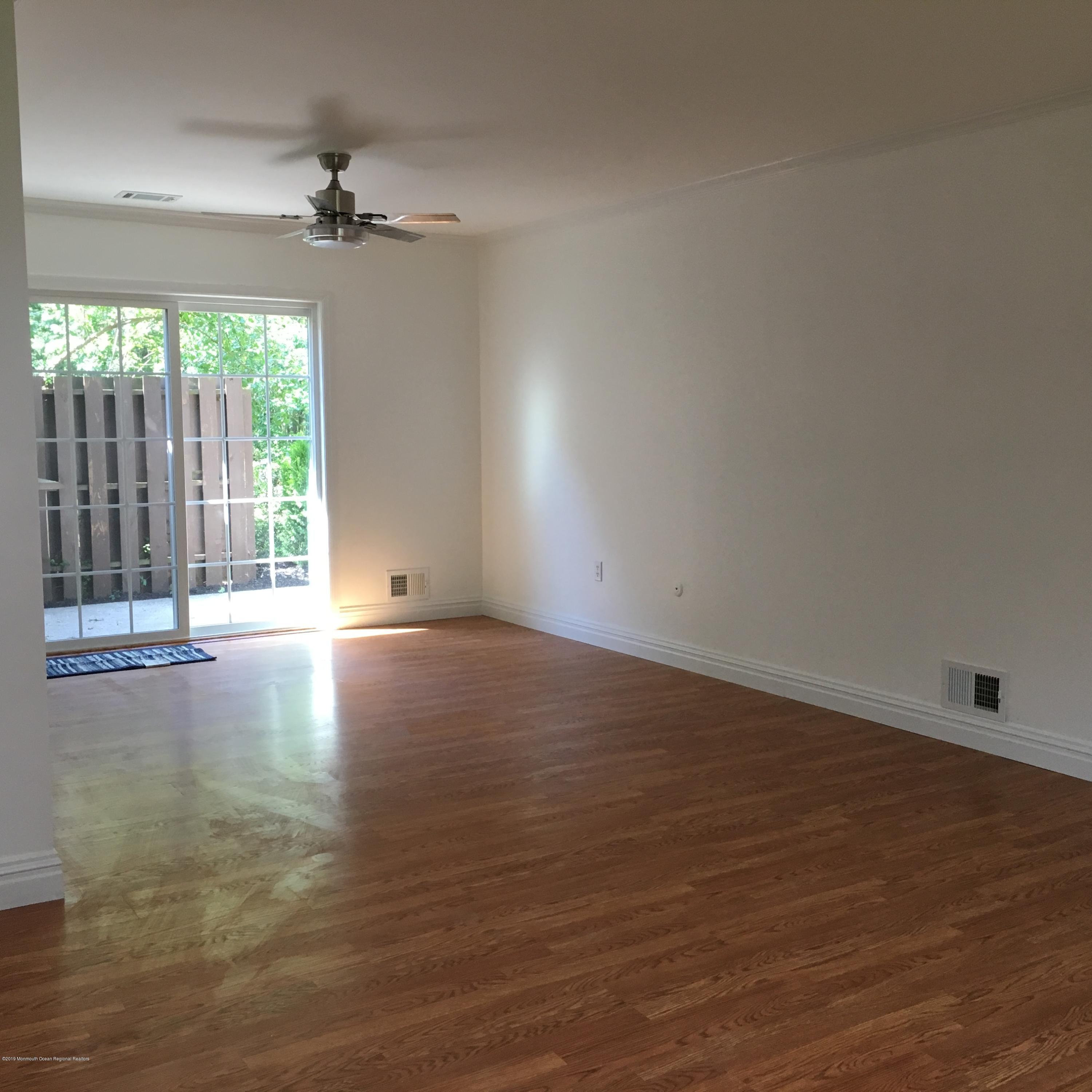 16 Robin Road, Unit 1000 Howell, NJ 07731 - Photo 8 of 22 robin_dr