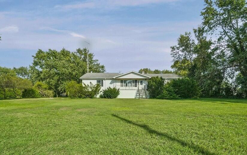 541 North County Line Road Hobart, IN 46342 - Photo 4 of 34 825x519