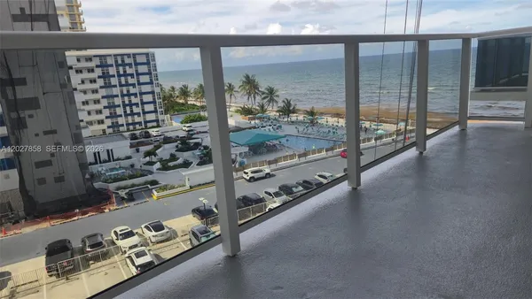 $2,200 | 3180 South Ocean Drive, Unit 605, Hallandale Beach, FL 33009