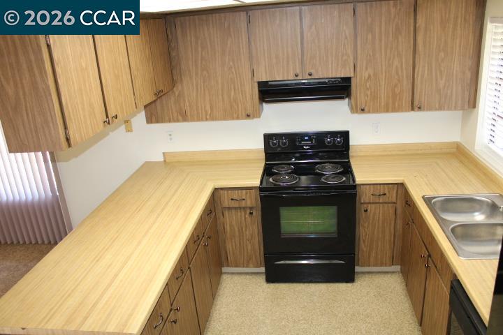821 Shelley Street Rodeo, CA 94572 - Photo 4 of 35