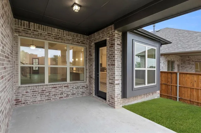 $590,990 | 632 Brazos Drive, Van Alstyne, TX 75495