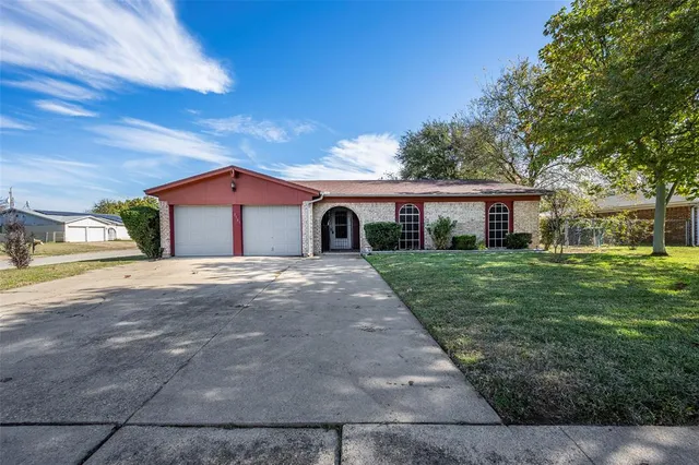 $189,000 | 3501 Richardson Court West, Fort Worth, TX 76119