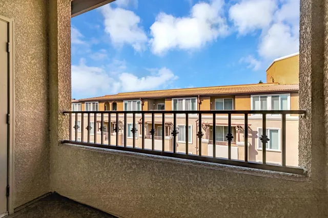 $568,000 | 801 South Winchester Boulevard, Unit 2401, San Jose, CA 95128