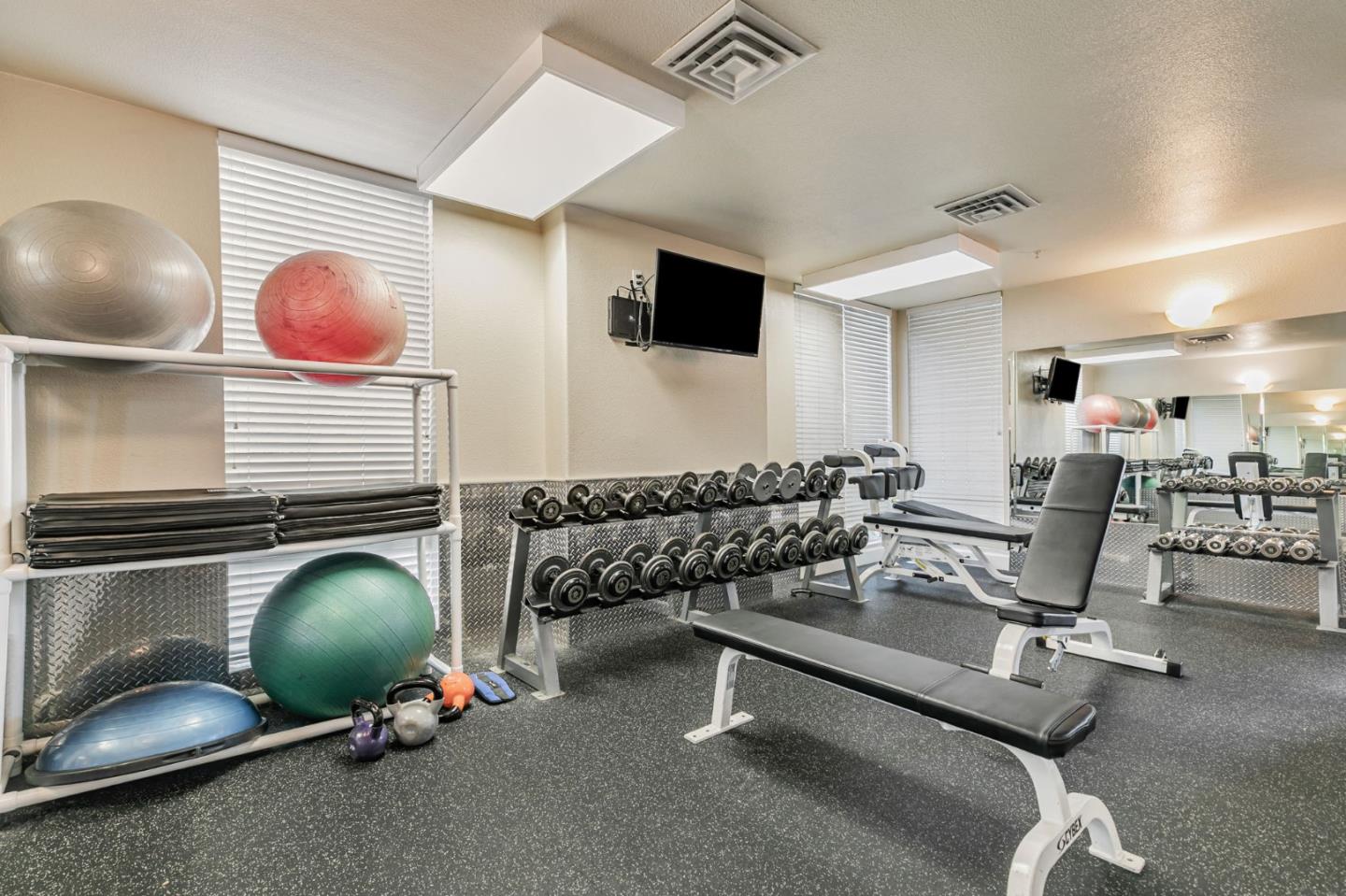 801 South Winchester Boulevard, Unit 2401 San Jose, CA 95128 - Photo 32 of 40