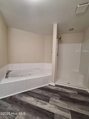 $1,500 | 2412 King Richard Court, Unit E, Greenville, NC 27858