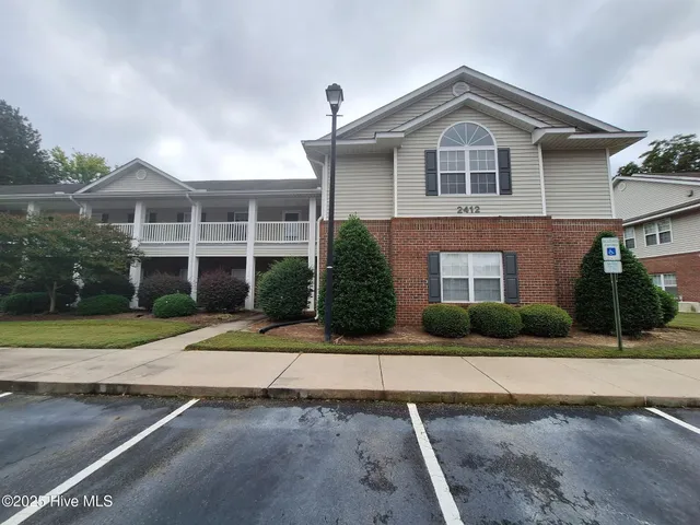 $1,500 | 2412 King Richard Court, Unit E, Greenville, NC 27858