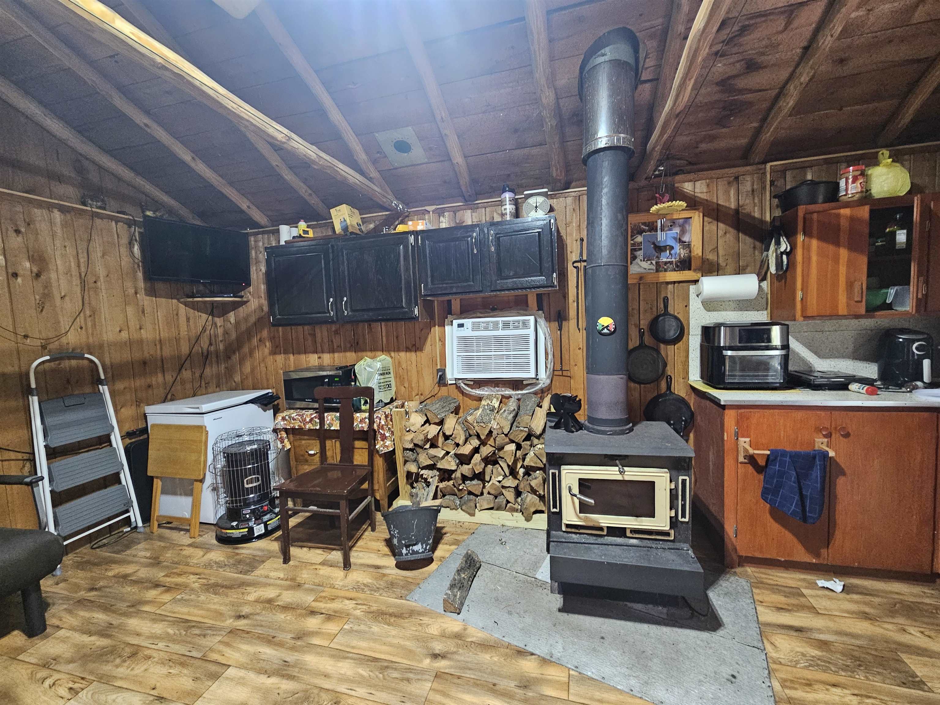 319 Burns Road Harrison, MI 48625 - Photo 2 of 10