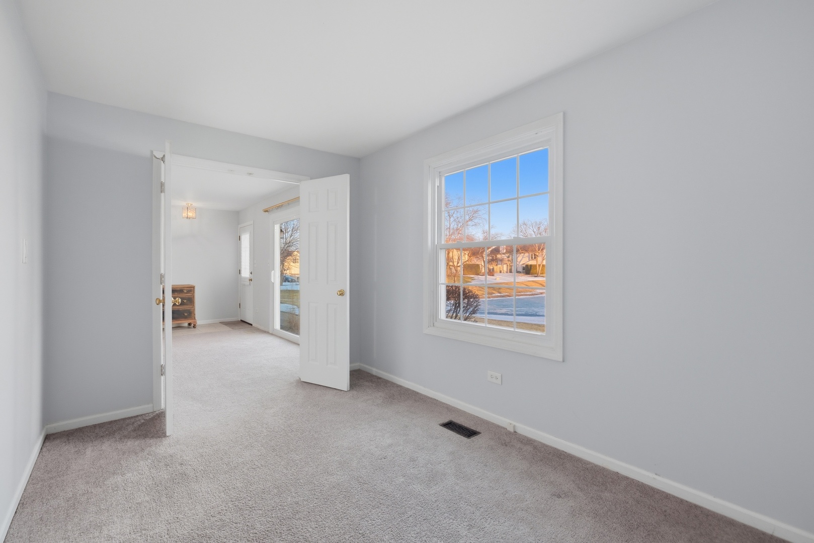 523 Bridle Trail Wheeling, IL 60090 - Photo 11 of 24