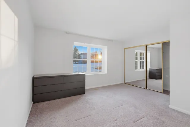 $260,000 | 523 Bridle Trail, Wheeling, IL 60090