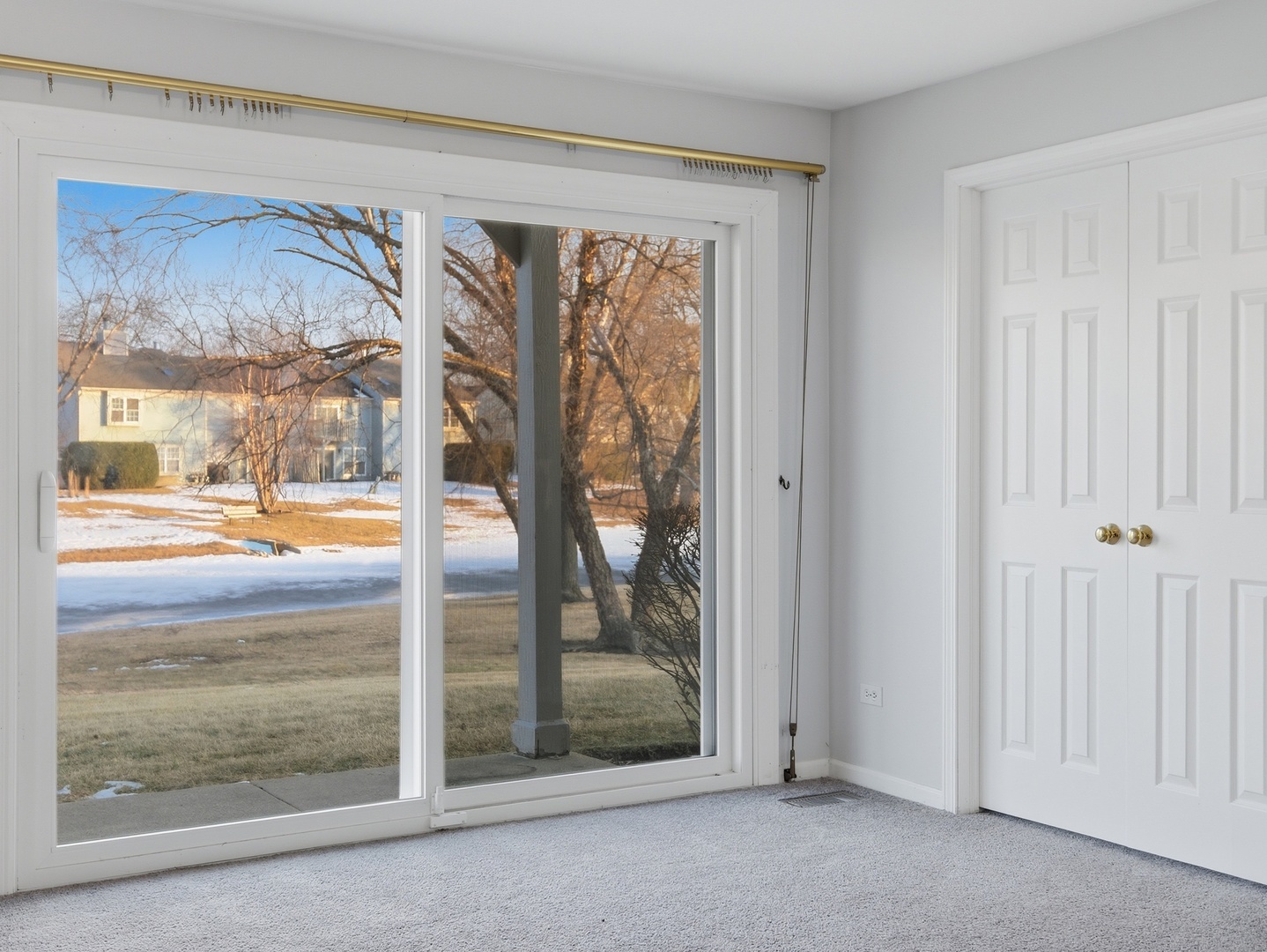 523 Bridle Trail Wheeling, IL 60090 - Photo 4 of 24