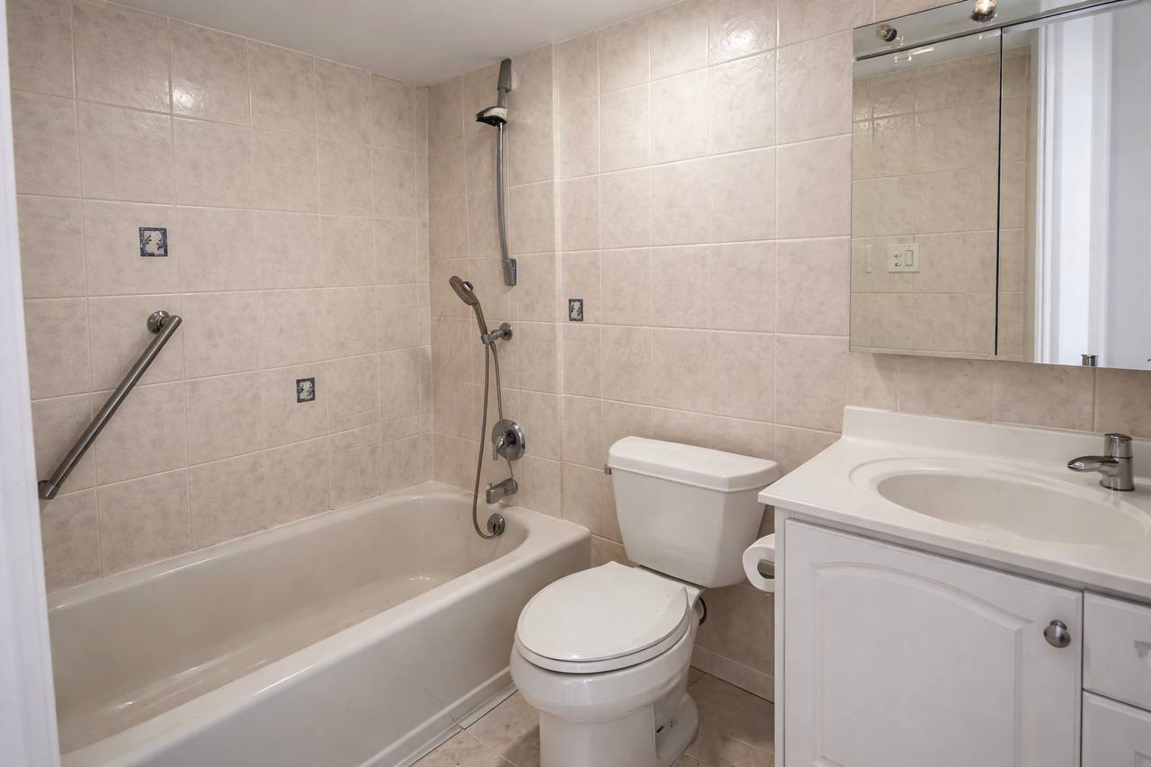 523 Bridle Trail Wheeling, IL 60090 - Photo 5 of 10