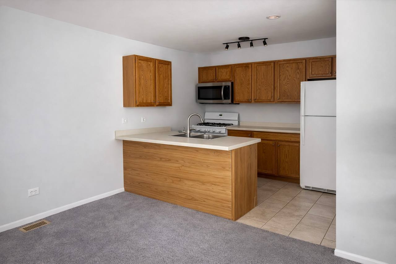 523 Bridle Trail Wheeling, IL 60090 - Photo 6 of 10