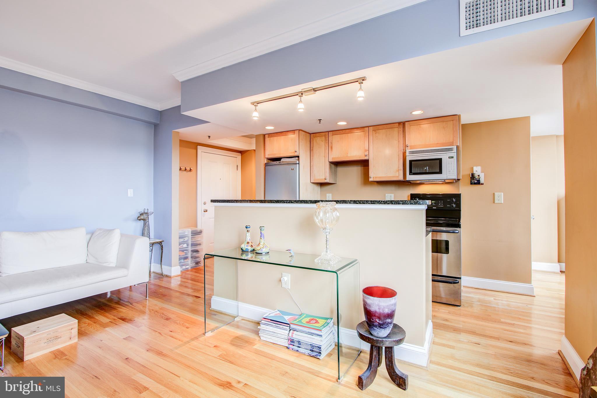 1701 16th Street Northwest, Unit 450 Washington, DC 20009 - Photo 22 of 33 Living room