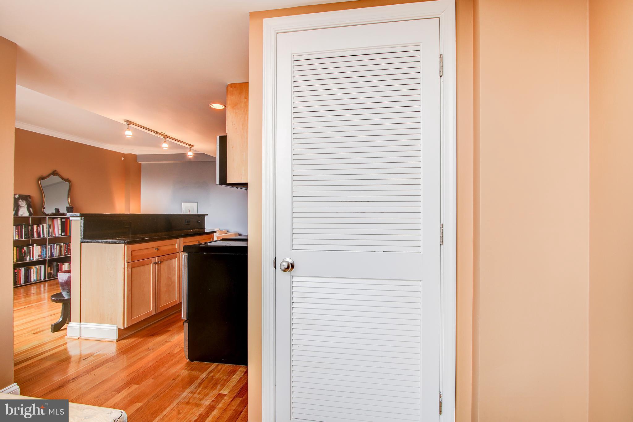 1701 16th Street Northwest, Unit 450 Washington, DC 20009 - Photo 25 of 33 Dining area