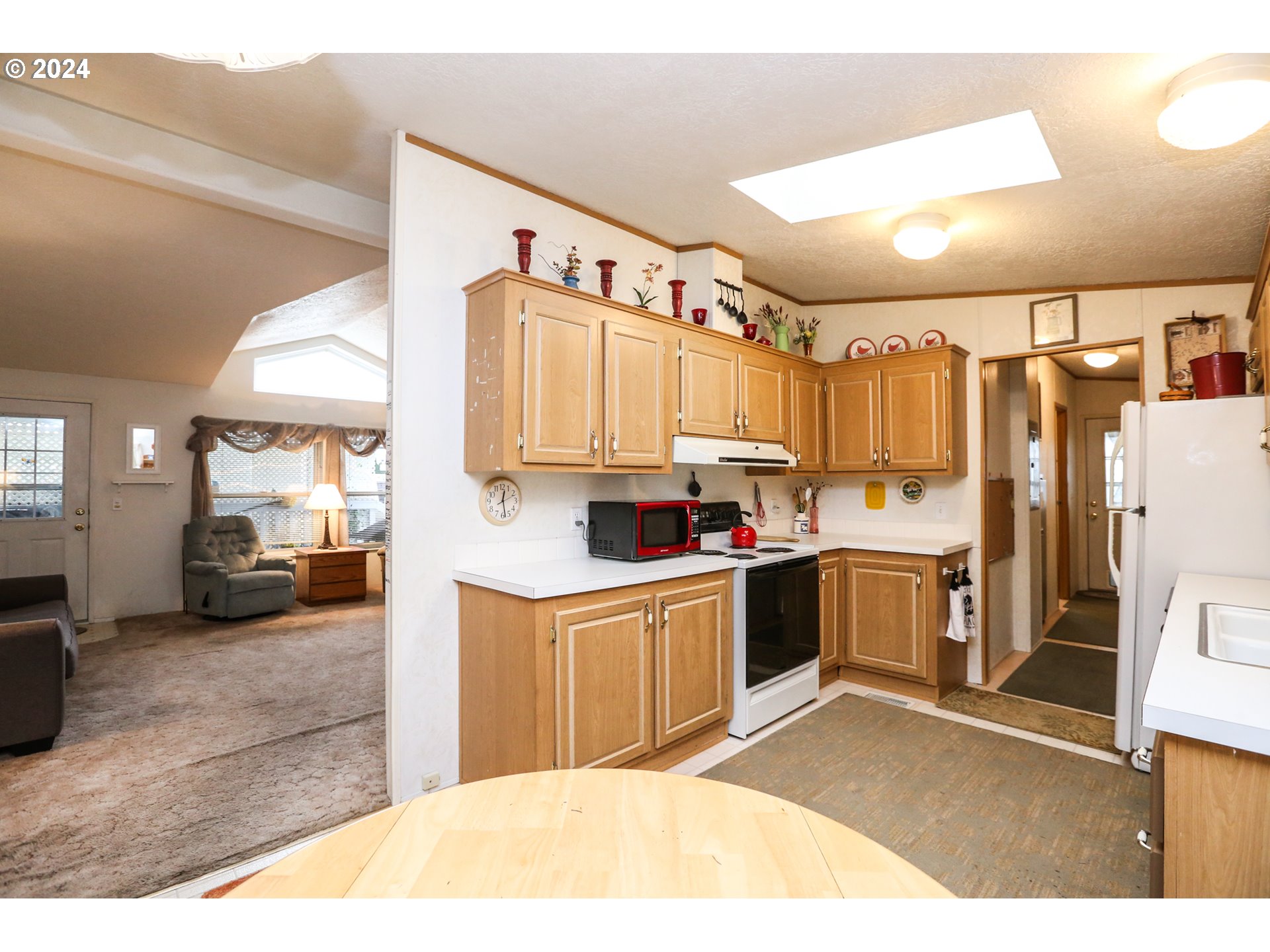5335 Main Street, Unit 11 Springfield, OR 97478 - Photo 8 of 25 Kitchen/Dining Room