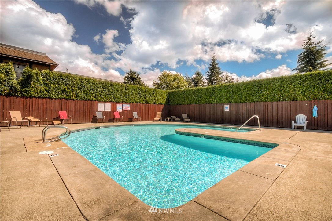 7205 224th Street Southwest, Unit M4 Edmonds, WA 98026 - Photo 2 of 15