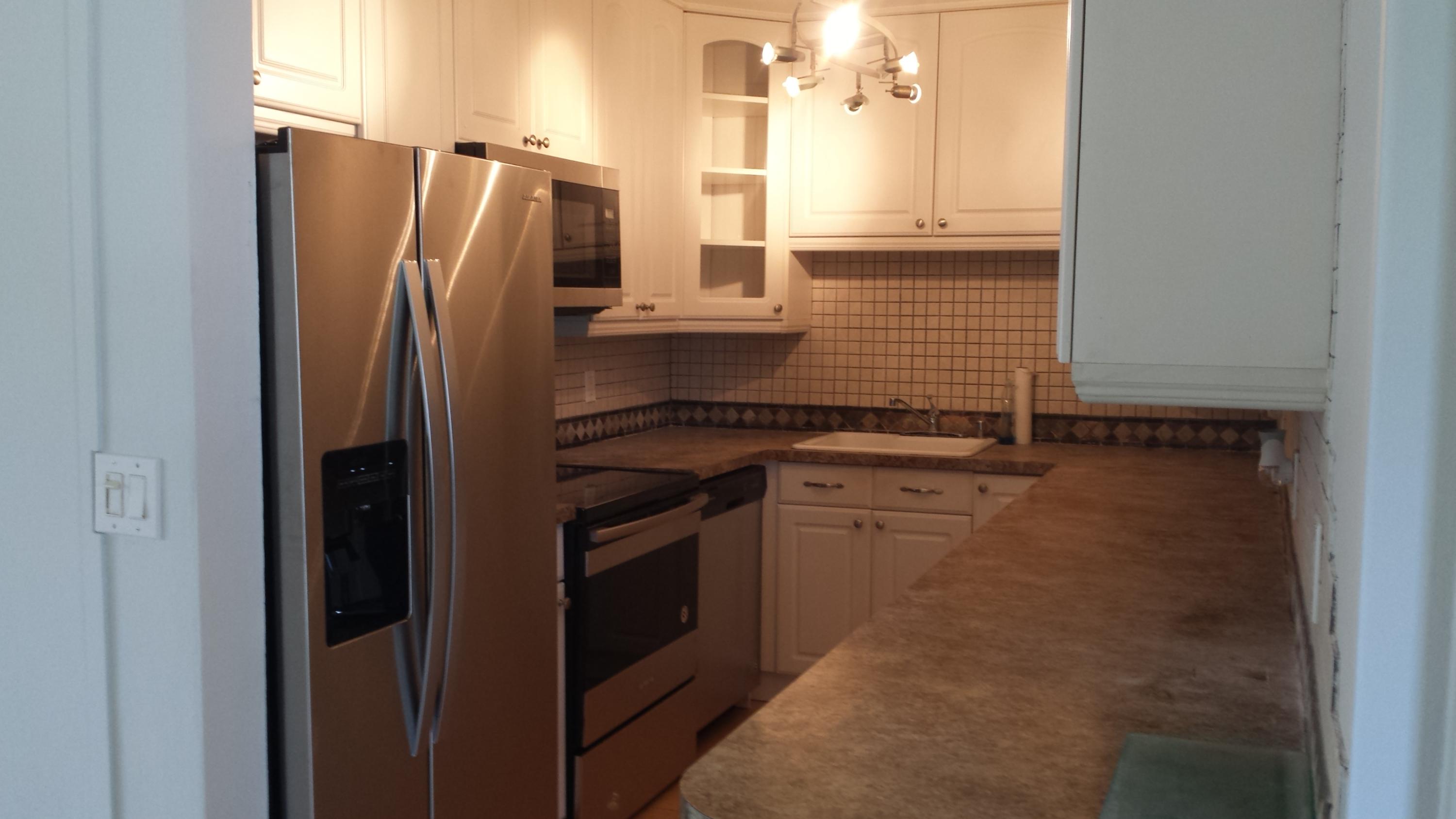 356 Winged Foot Road Palm Springs, FL 33461 - Photo 10 of 25 Pullman Kitchen