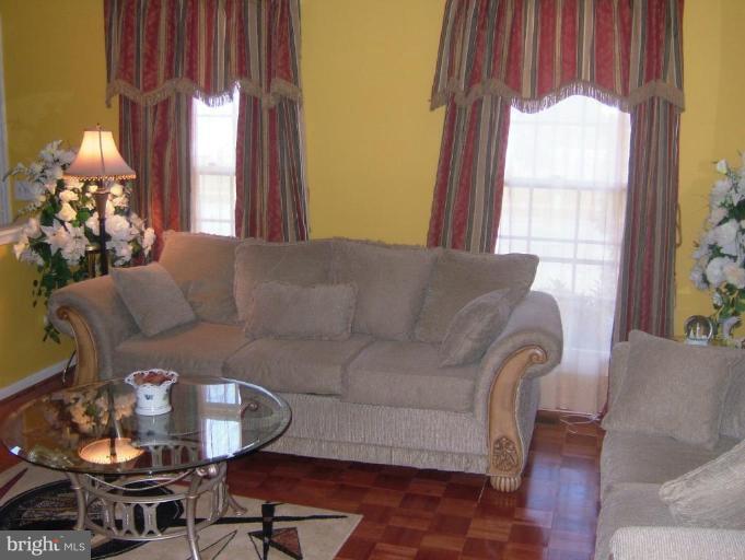 10303 Snowden Road Laurel, MD 20708 - Photo 3 of 20 Living Room