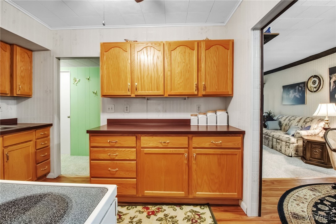 8400 Donna Drive Niagara, NY 14304 - Photo 14 of 35