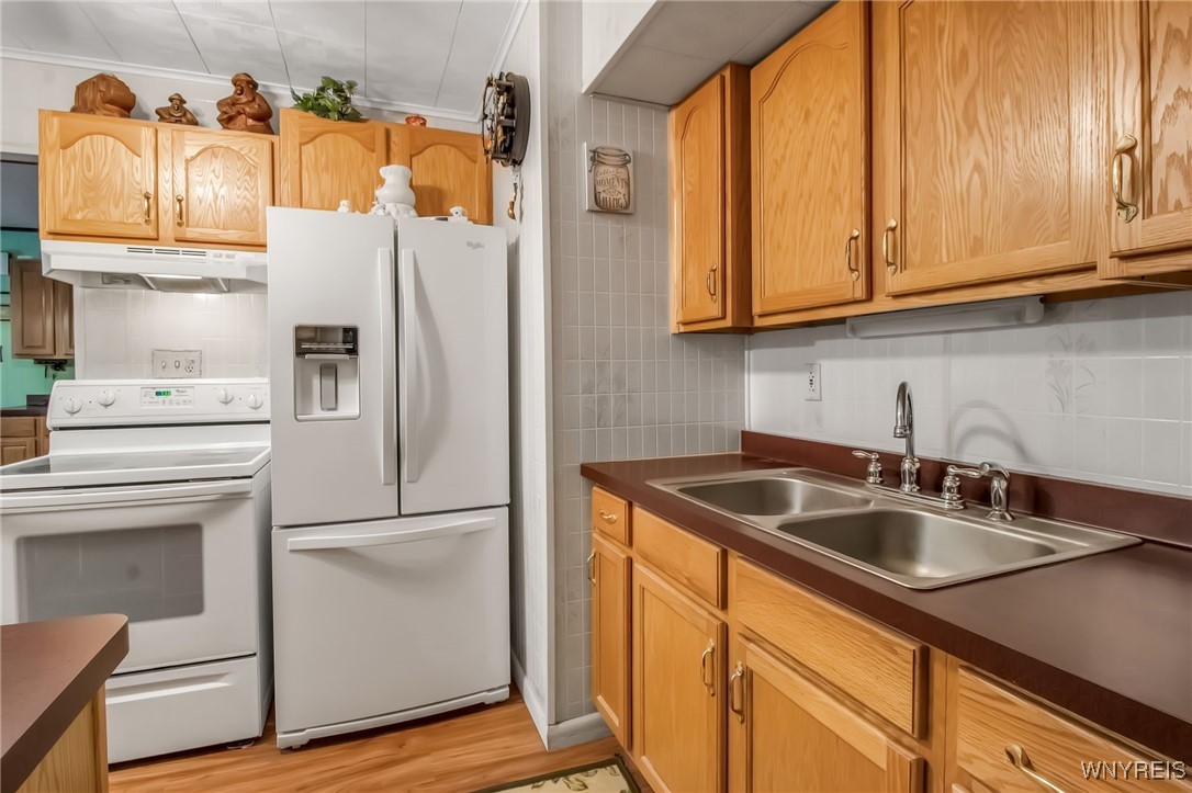 8400 Donna Drive Niagara, NY 14304 - Photo 15 of 35