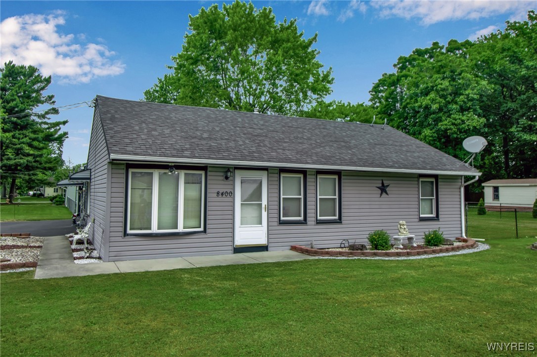 8400 Donna Drive Niagara, NY 14304 - Photo 2 of 35