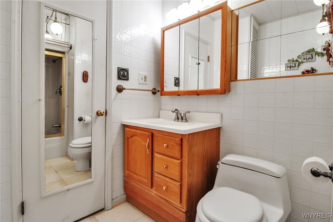 8400 Donna Drive Niagara, NY 14304 - Photo 27 of 35