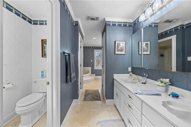 $565,000 | 9631 Wildwood Drive, River Ridge, LA 70123