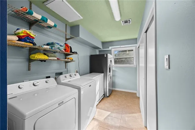 $565,000 | 9631 Wildwood Drive, River Ridge, LA 70123