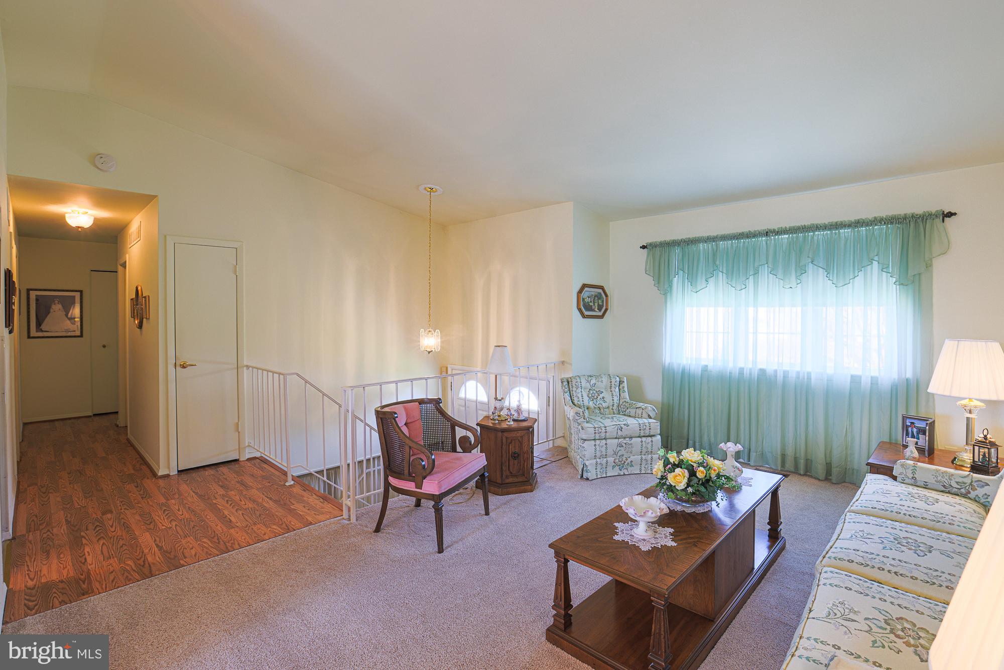 3520 Orbitan Road Parkville, MD 21234 - Photo 7 of 25 Living Room