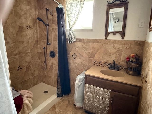 851 21 Road Fruita, CO 81521 - Photo 16 of 17 a bathroom with a sink and a mirror