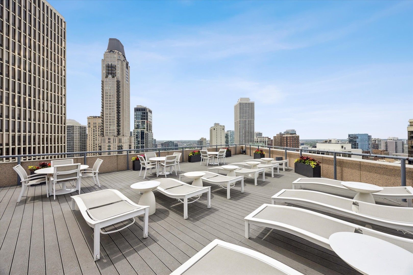 950 North Michigan Avenue, Unit 4202 Chicago, IL 60611 - Photo 32 of 33