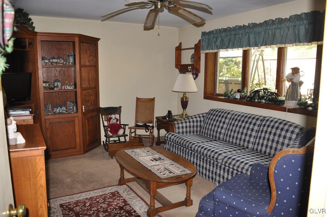 219 Bossardsville Road Sciota, PA 18354 - Photo 13 of 33 Family room