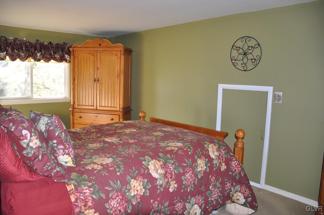 219 Bossardsville Road Sciota, PA 18354 - Photo 16 of 33 Primary bedroom view 1