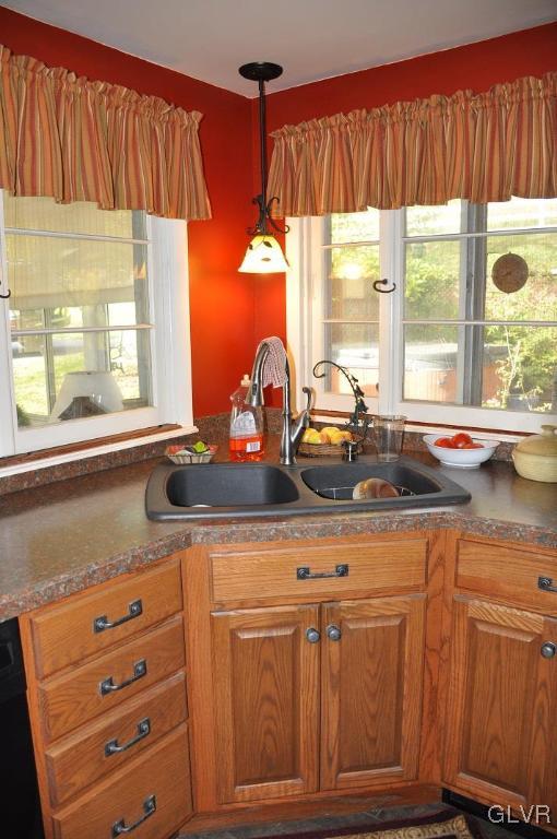 219 Bossardsville Road Sciota, PA 18354 - Photo 8 of 33