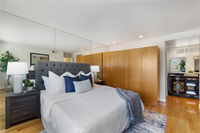 $1,048,000 | 20 Sacramento, Irvine, CA 92604