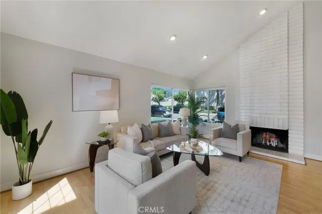 $1,048,000 | 20 Sacramento, Irvine, CA 92604