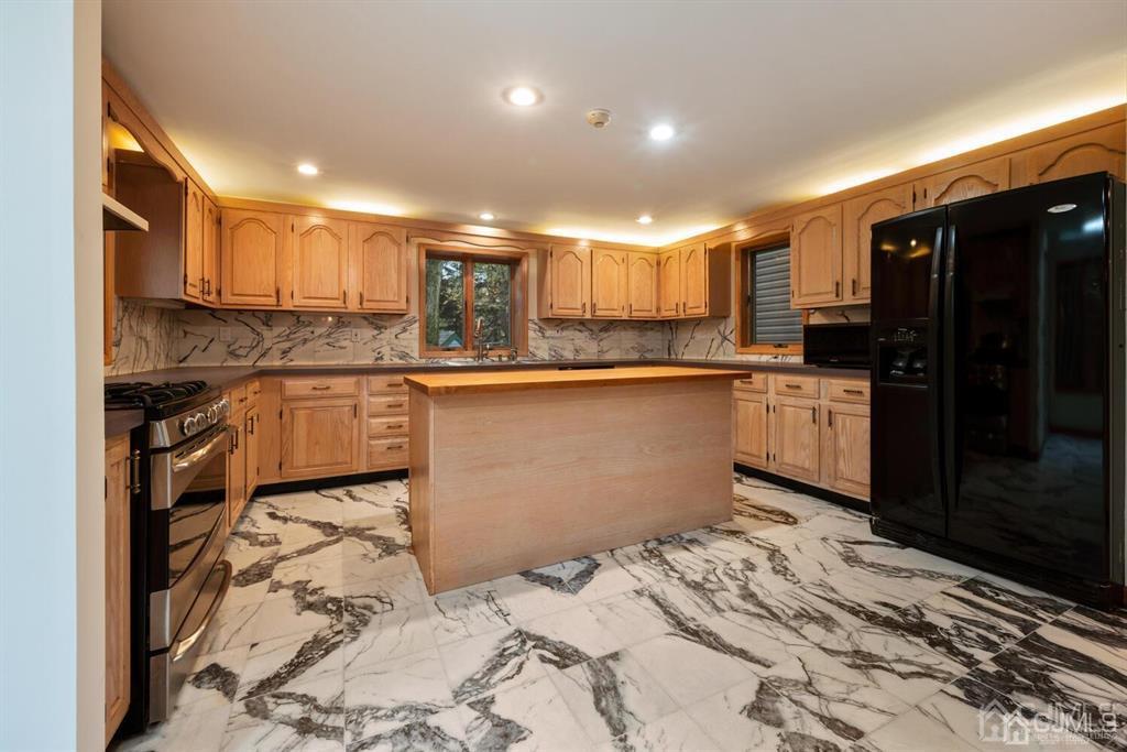 91 Dutch Road East Brunswick, NJ 08816 - Photo 12 of 42 Gallery Image 12