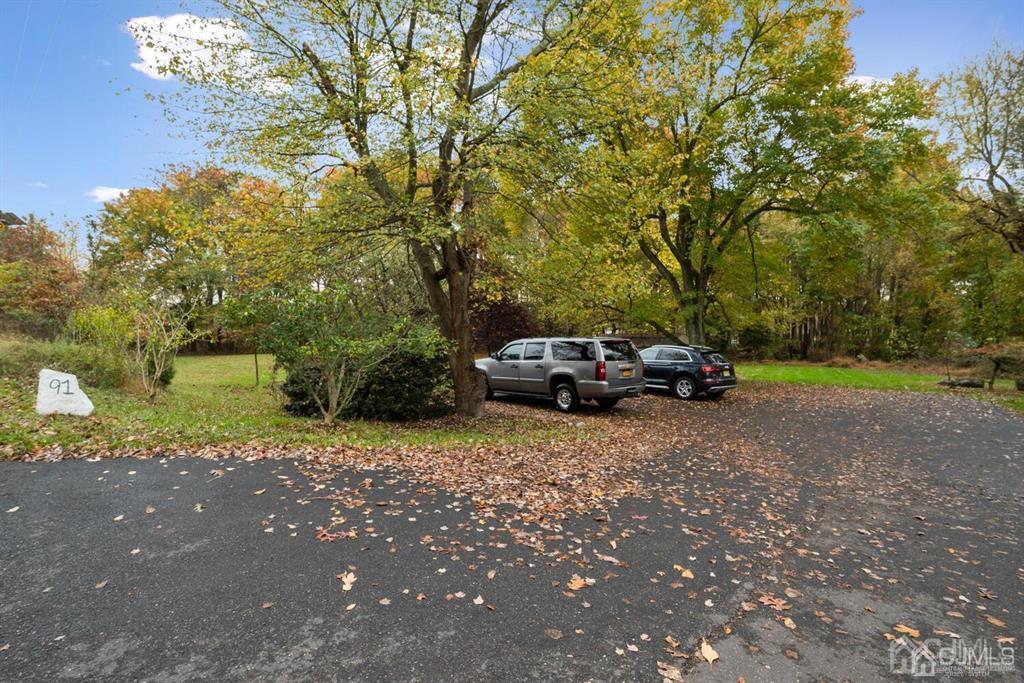 91 Dutch Road East Brunswick, NJ 08816 - Photo 4 of 42 Gallery Image 4