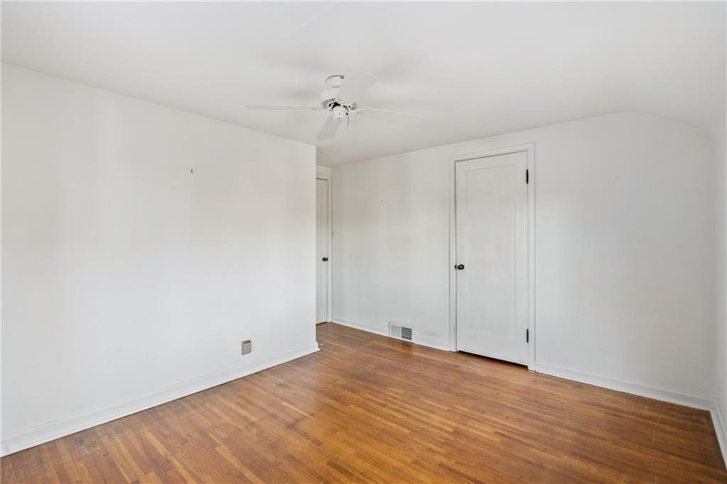306 Washington Road Pittsburgh, PA 15221 - Photo 26 of 40 2nd bedroom.