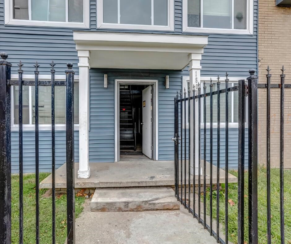 15000 Greenfield Road, Unit : 10 Detroit, MI 48227 - Photo 2 of 10
