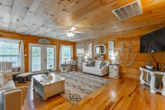 $1,500,000 | 1346-1372 Peggy Lane, Tunnel Hill, GA 30755