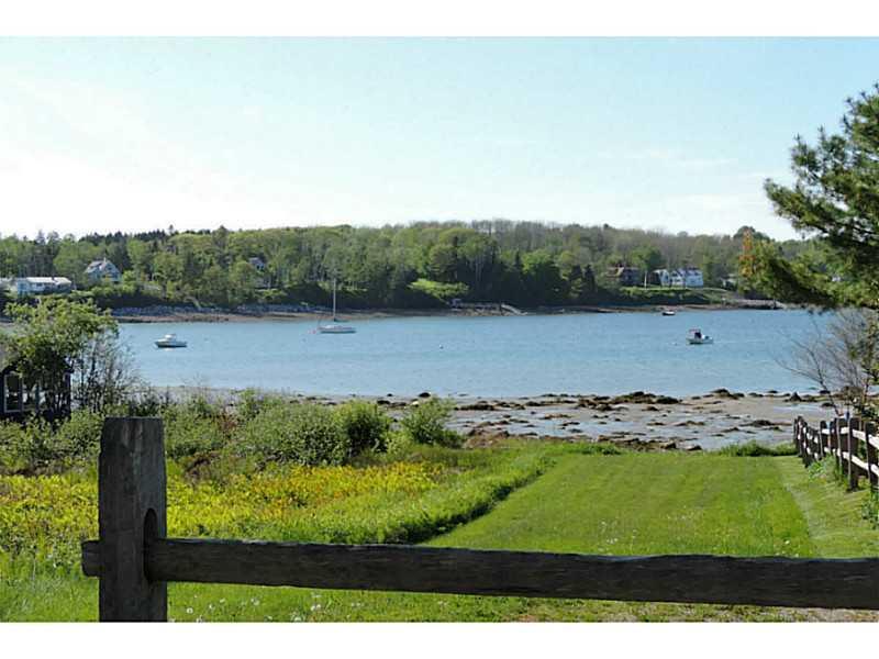 Waterfront/Dock/Pier. 100 ftROW to...