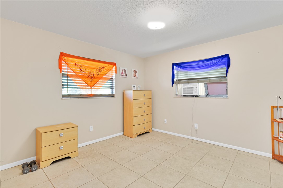 918 Bermuda Avenue Sebastian, FL 32958 - Photo 13 of 28