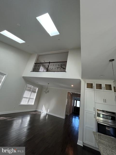 110 Samjan Circle Hightstown, NJ 08520 - Photo 16 of 40 a view of a livingroom with wooden floor