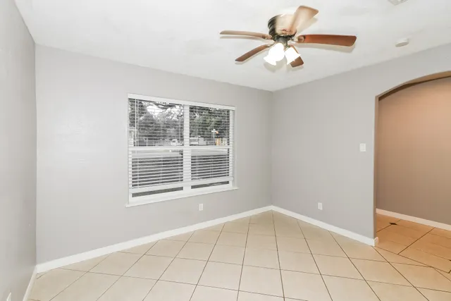 $1,445 | 1303 West Phillips Street, Alvin, TX 77511