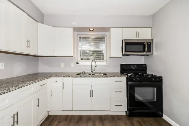 $1,445 | 1303 West Phillips Street, Alvin, TX 77511